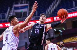 lol全球总决赛-新疆队险胜深圳队，赵继伟惊艳四座